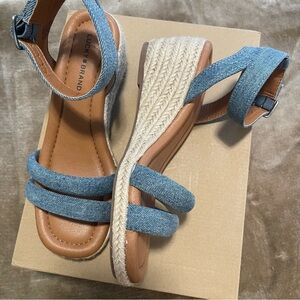👡 Lucky Brand Nasli Ankle Strap Sandals